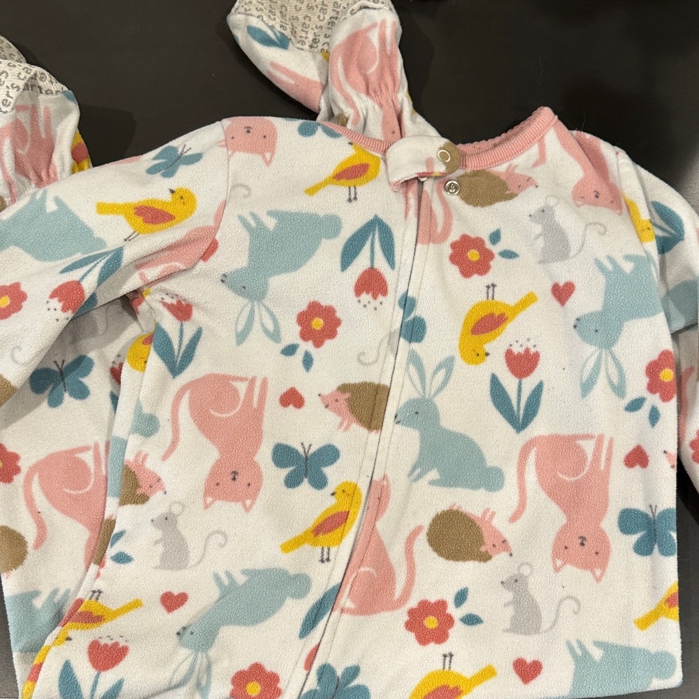 Set of 5 Fleece Footie Zip Up Jammies, Size 2T - Picture 5 of 6